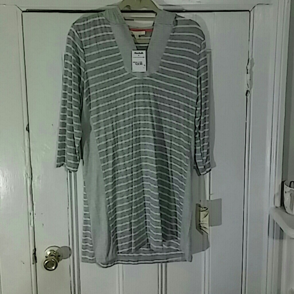 Long slevee night shrit...